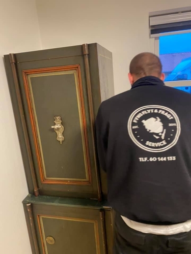 Flytning af pengeskab